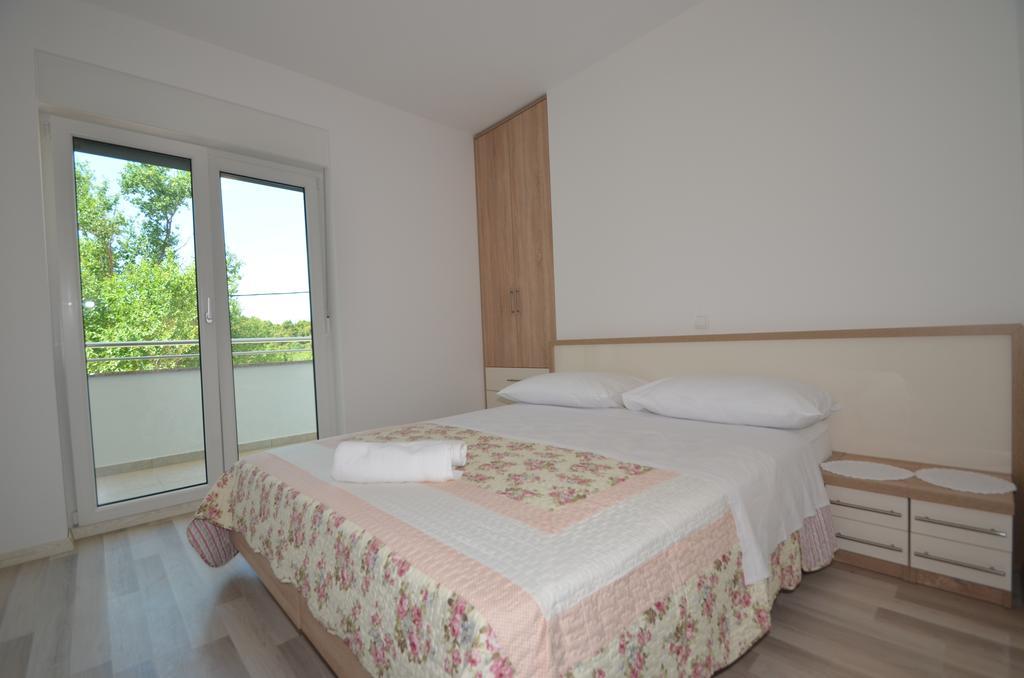 Apartment Anica Kuk Starigrad Paklenica Quarto foto